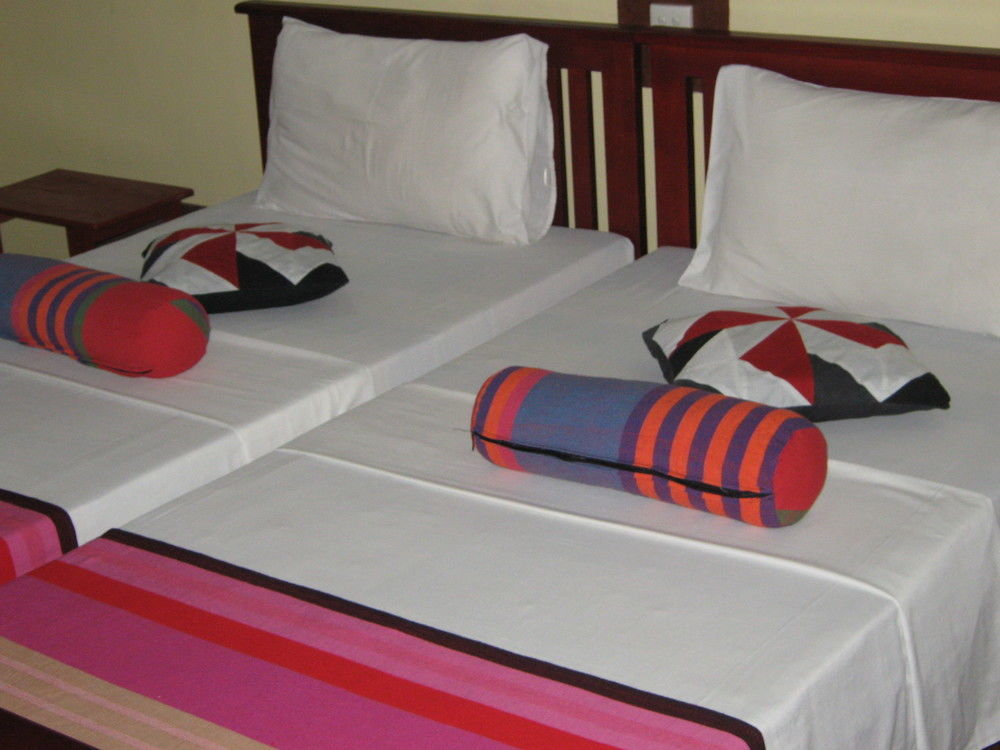 Zen Rooms Modern City Inn Negombo Buitenkant foto