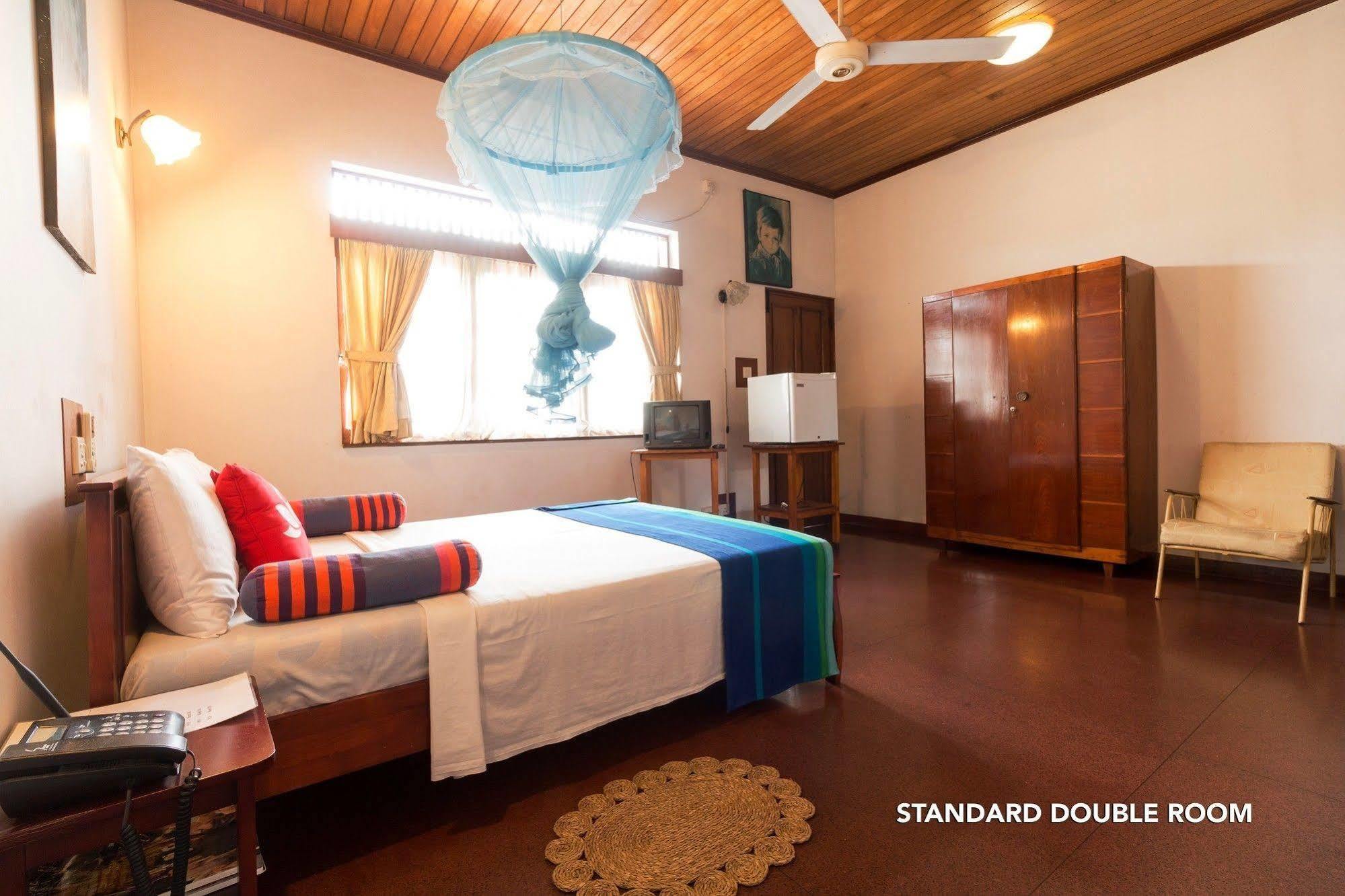 Zen Rooms Modern City Inn Negombo Buitenkant foto