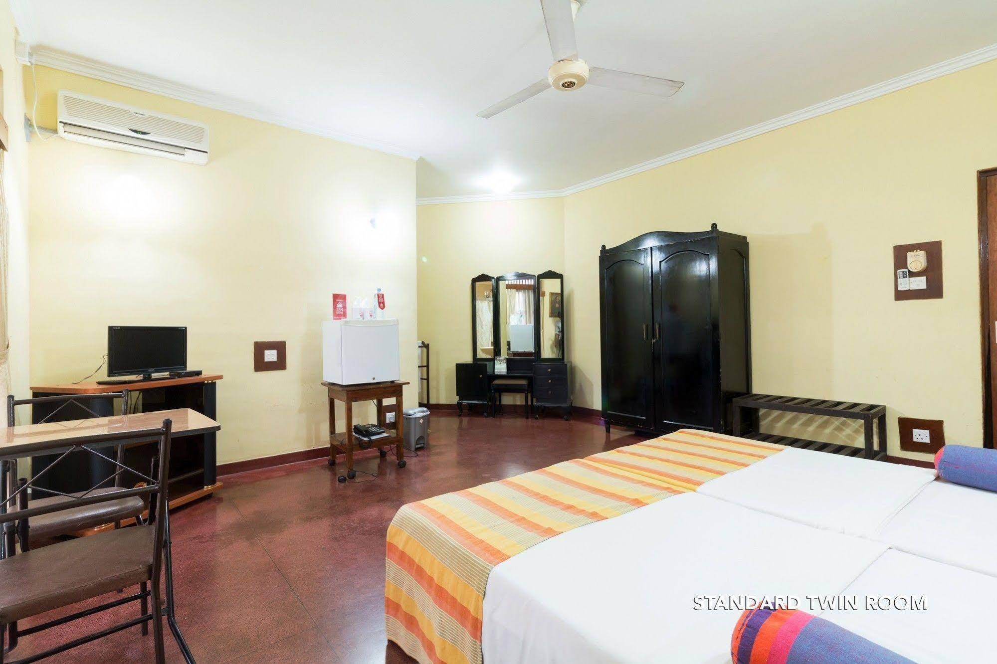 Zen Rooms Modern City Inn Negombo Buitenkant foto