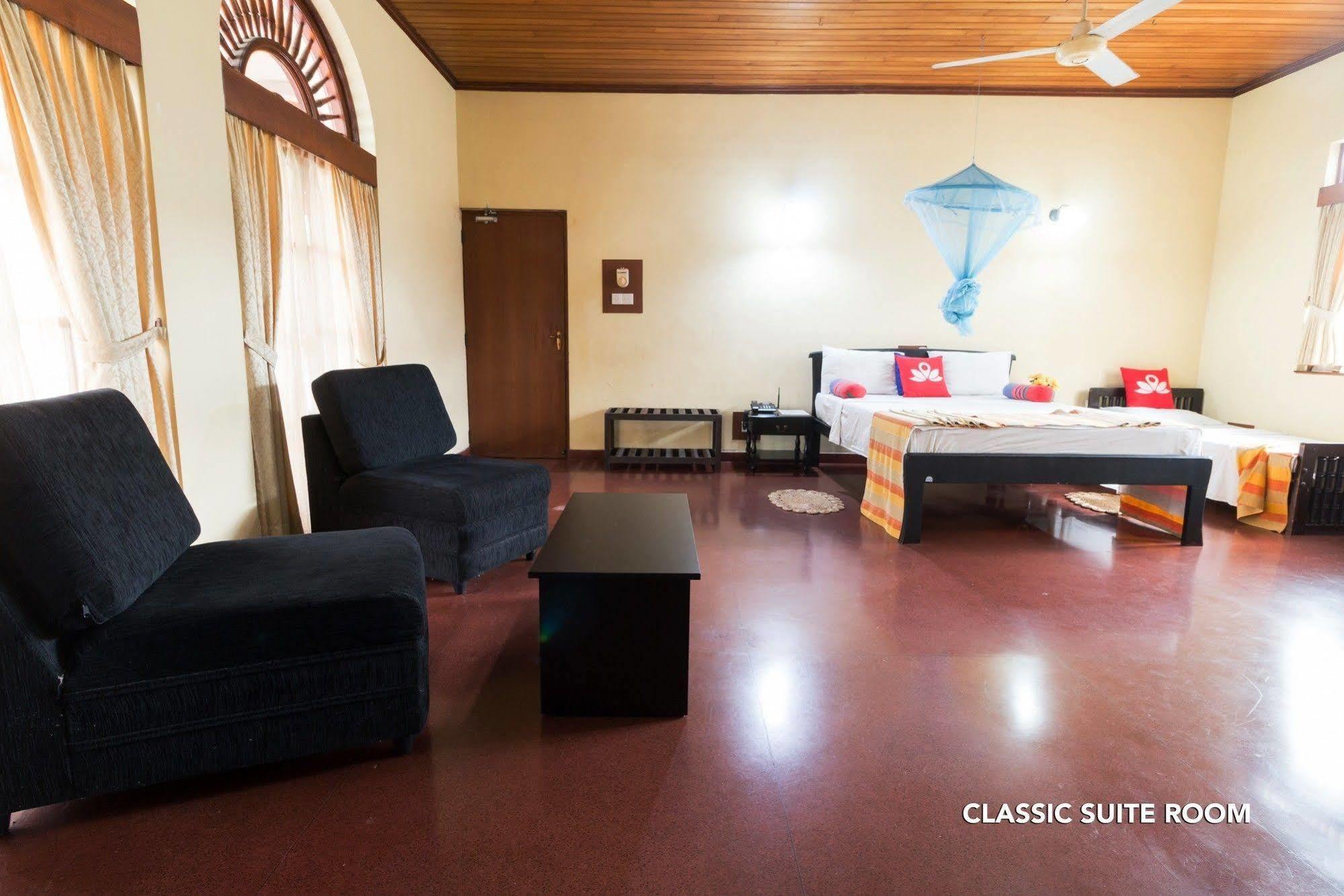 Zen Rooms Modern City Inn Negombo Buitenkant foto