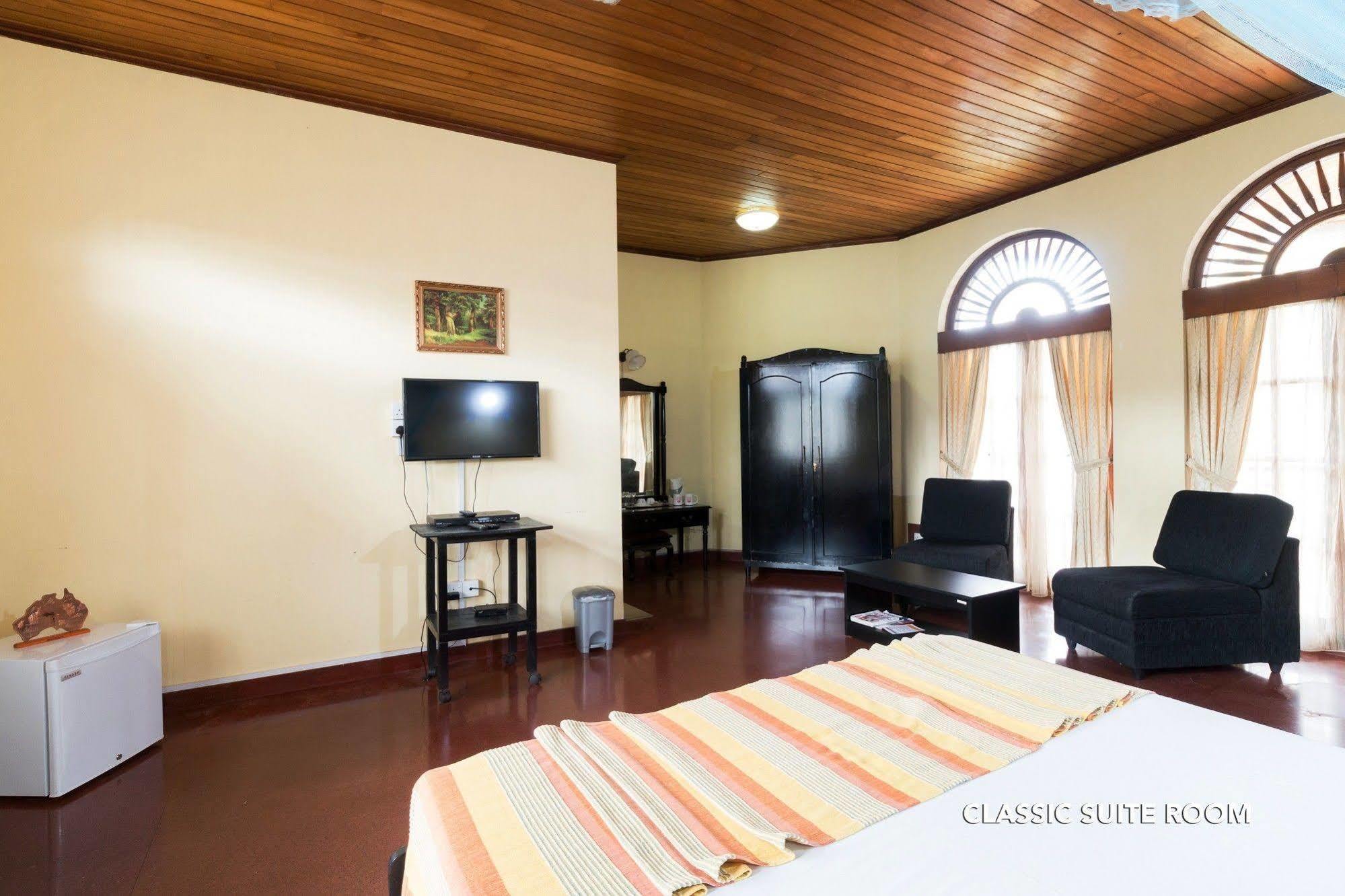 Zen Rooms Modern City Inn Negombo Buitenkant foto