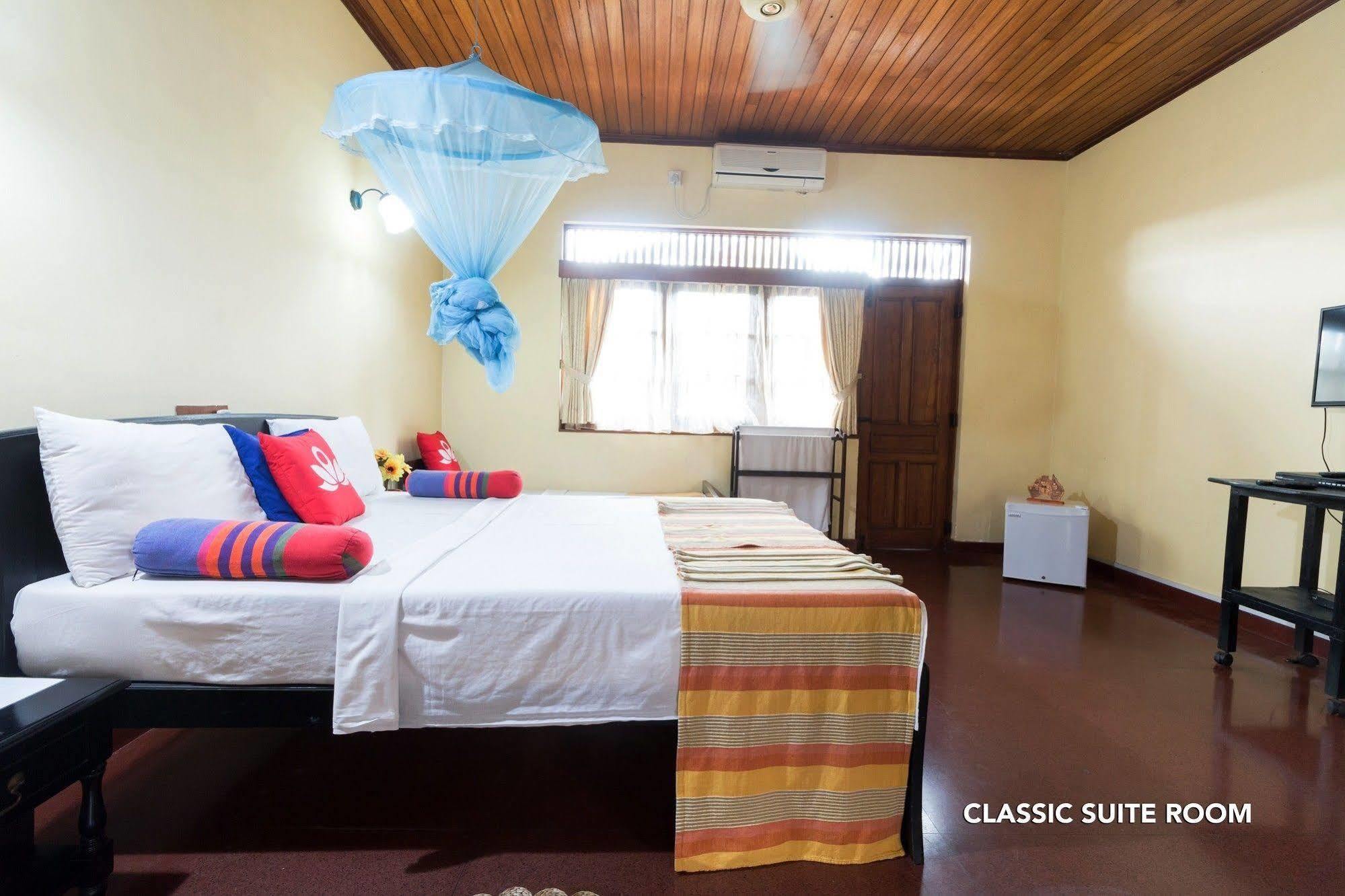 Zen Rooms Modern City Inn Negombo Buitenkant foto