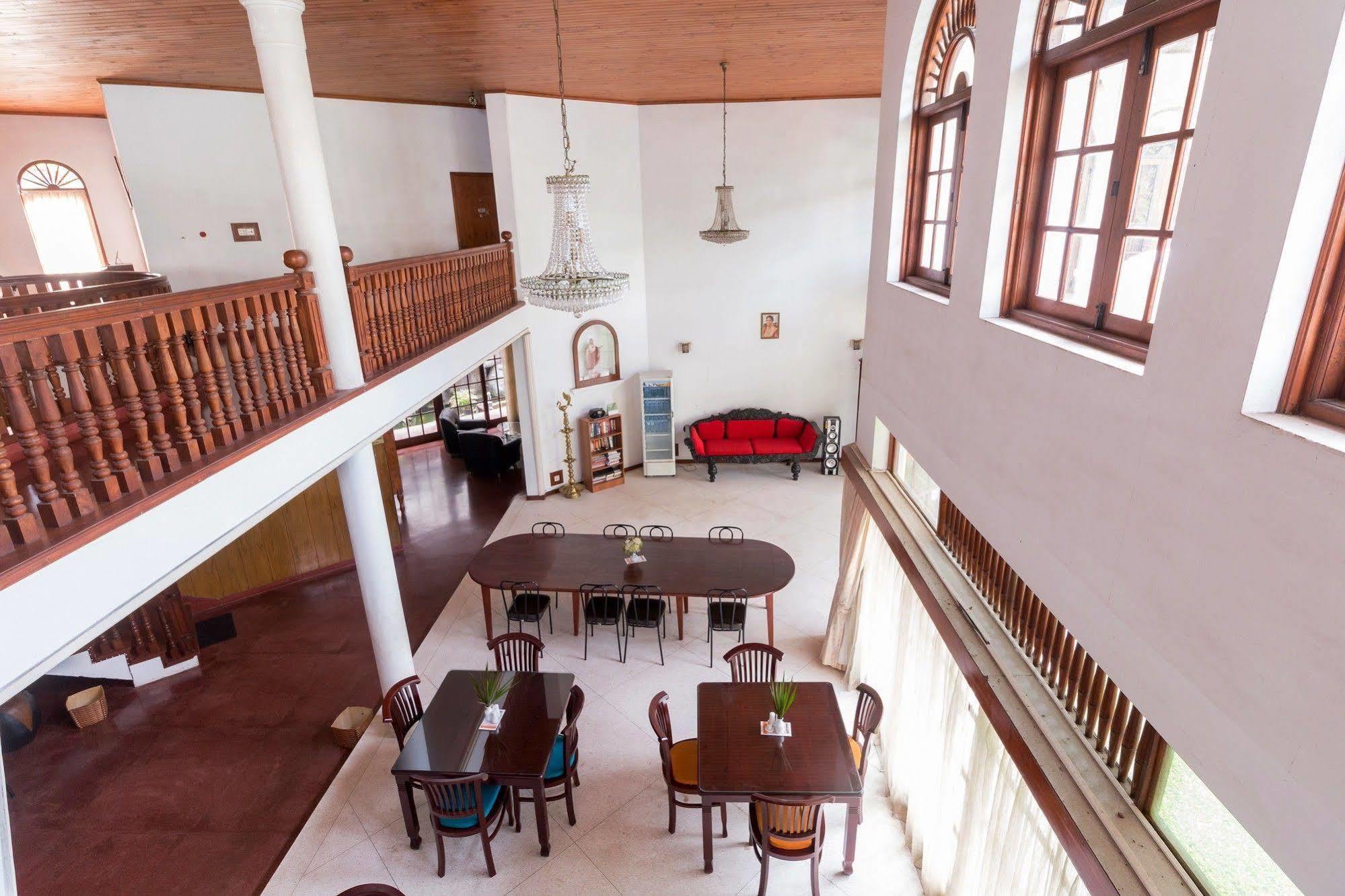 Zen Rooms Modern City Inn Negombo Buitenkant foto