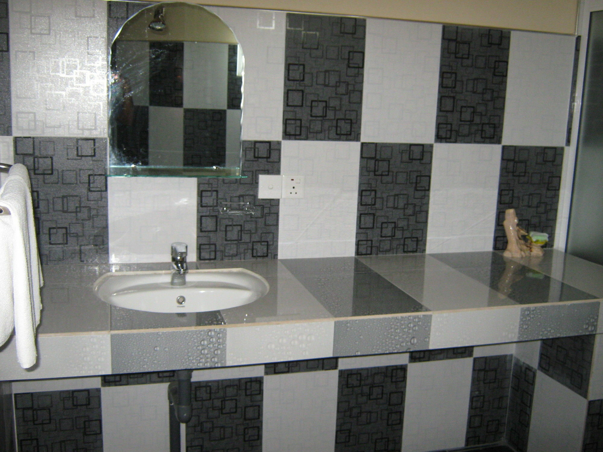 Zen Rooms Modern City Inn Negombo Buitenkant foto